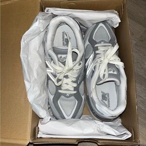 Women’s New Balance 9060 Shoes